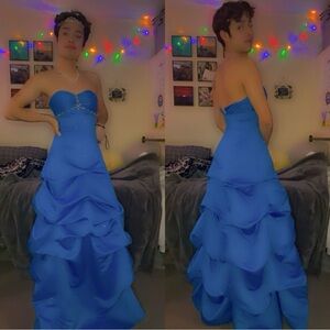 Blue a-line/mermaid tiered gown